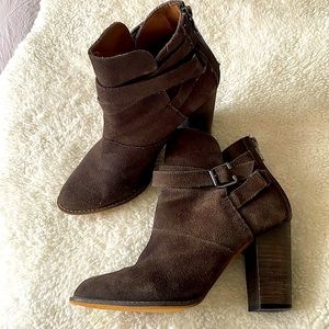 Chinese Laundry dark brown ankle bootie size 8.5